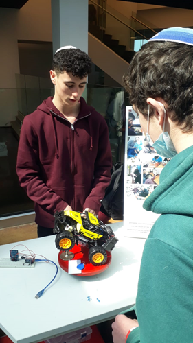 מגמת מדעים (1).jpeg